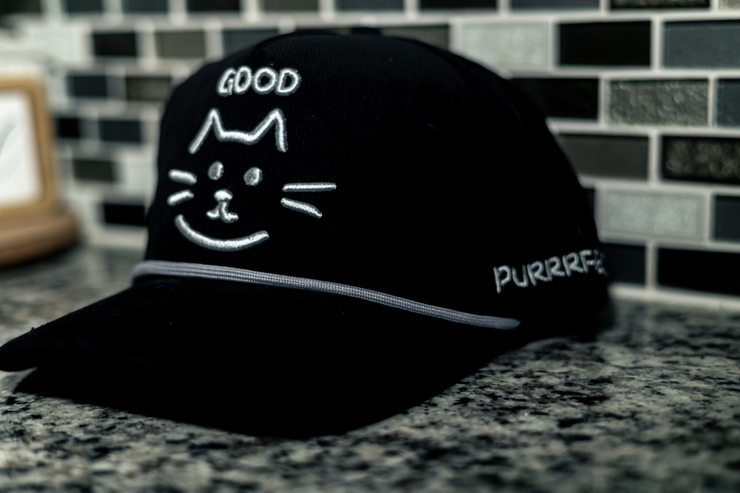 GOOD Cat cap in Black and Light Gray